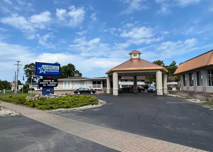 Travelodge By Wyndham Mackinaw City