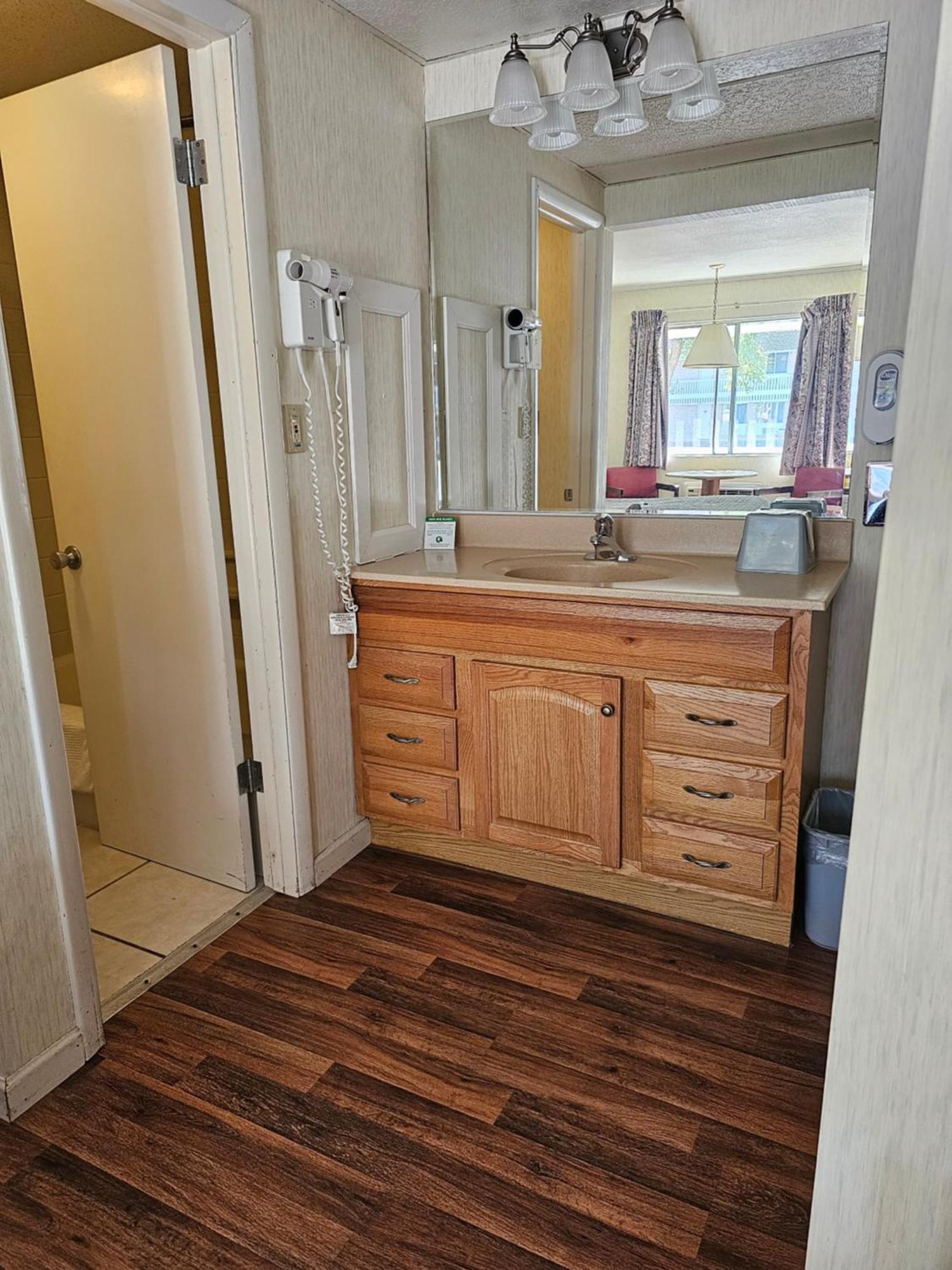 Travelodge By Wyndham Mackinaw Mackinaw City