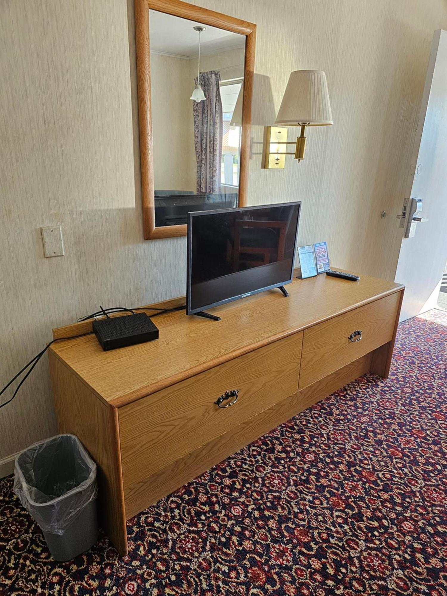 Travelodge By Wyndham Mackinaw