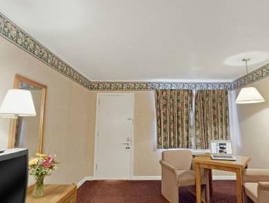 Travelodge By Wyndham Mackinaw Mackinaw City