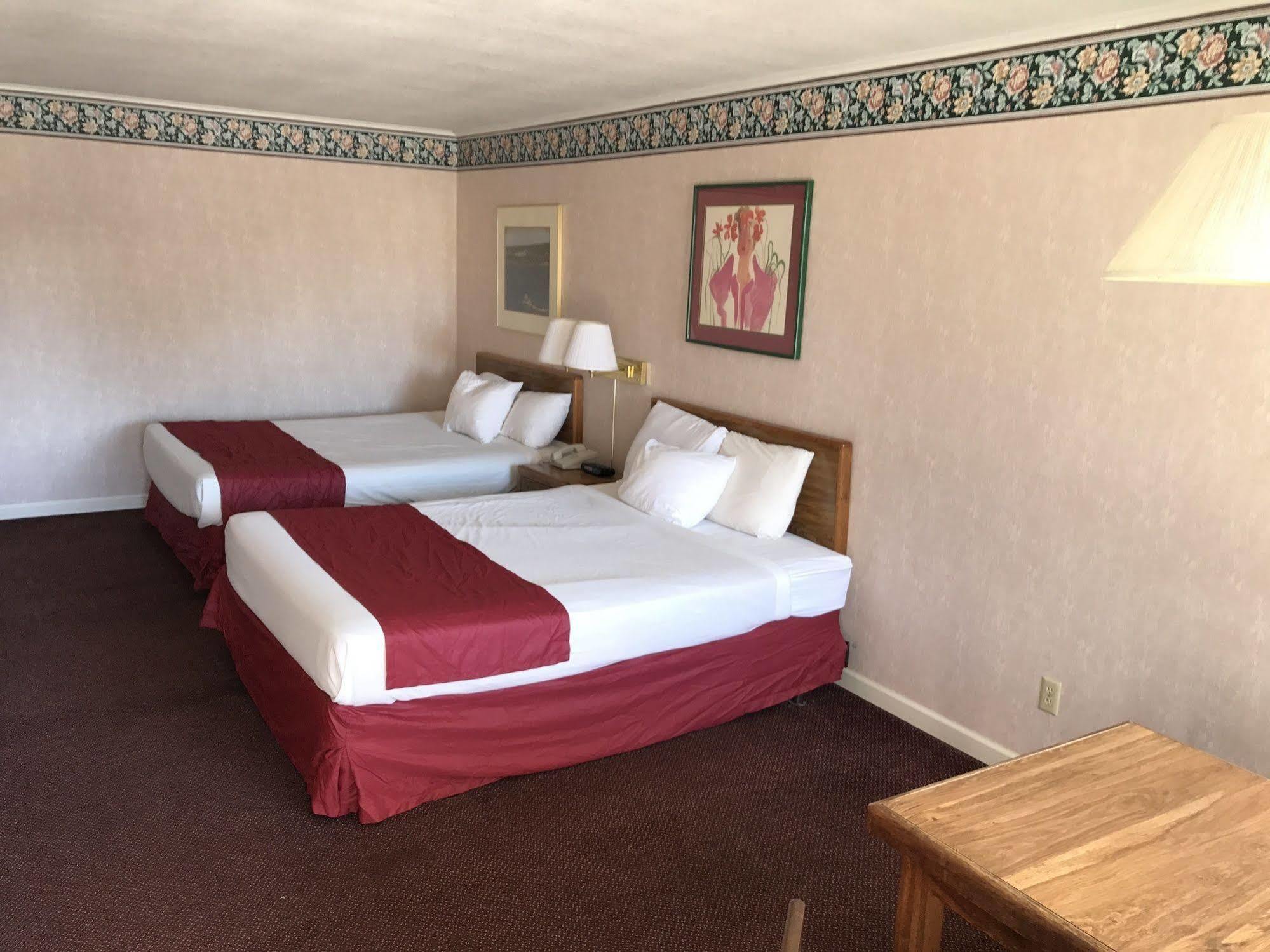 Motel Travelodge By Wyndham Mackinaw 2*