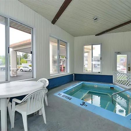 Travelodge By Wyndham Mackinaw City 